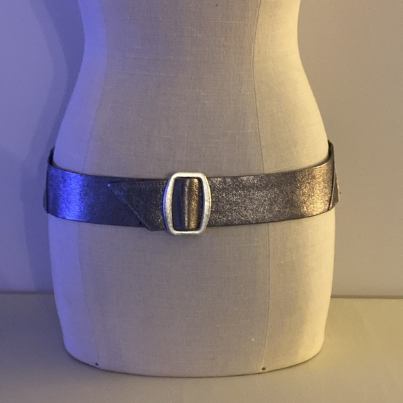 Vintage Taupe & Gold tone mesh & braid v- yolk belt. ~32". Back buckle. - Picture 5 of 9